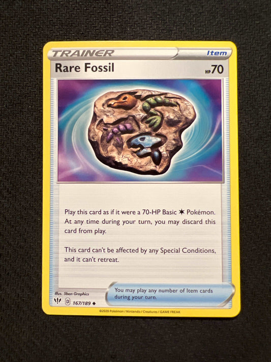 Rare Fossil 167/189 - SWSH: Darkness Ablaze Trainer (Non-Holo) NM